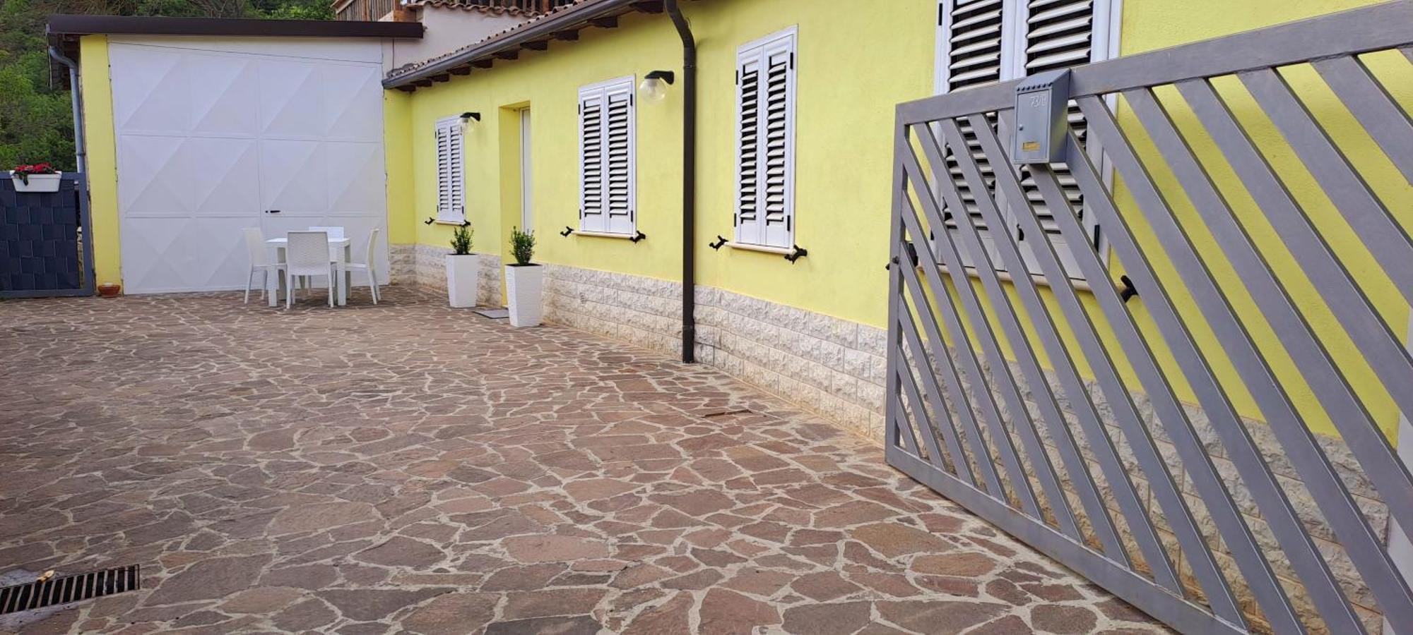 Casa Gialla LʼAquila Exterior foto