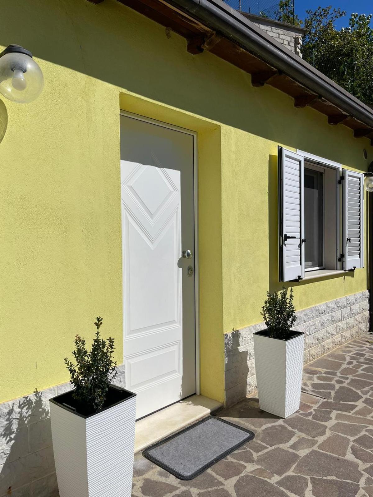 Casa Gialla LʼAquila Exterior foto